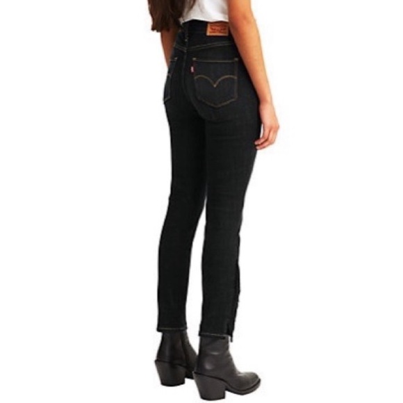 NWT Levi’s fringe Capri length pants - Picture 2 of 5